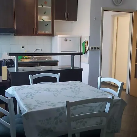 Apartments Tomas * Ugljan