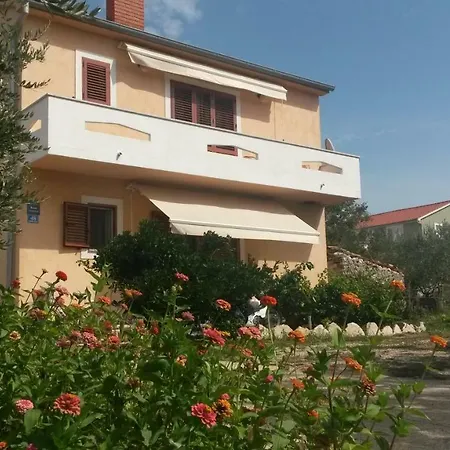Apartments Tomas * Ugljan